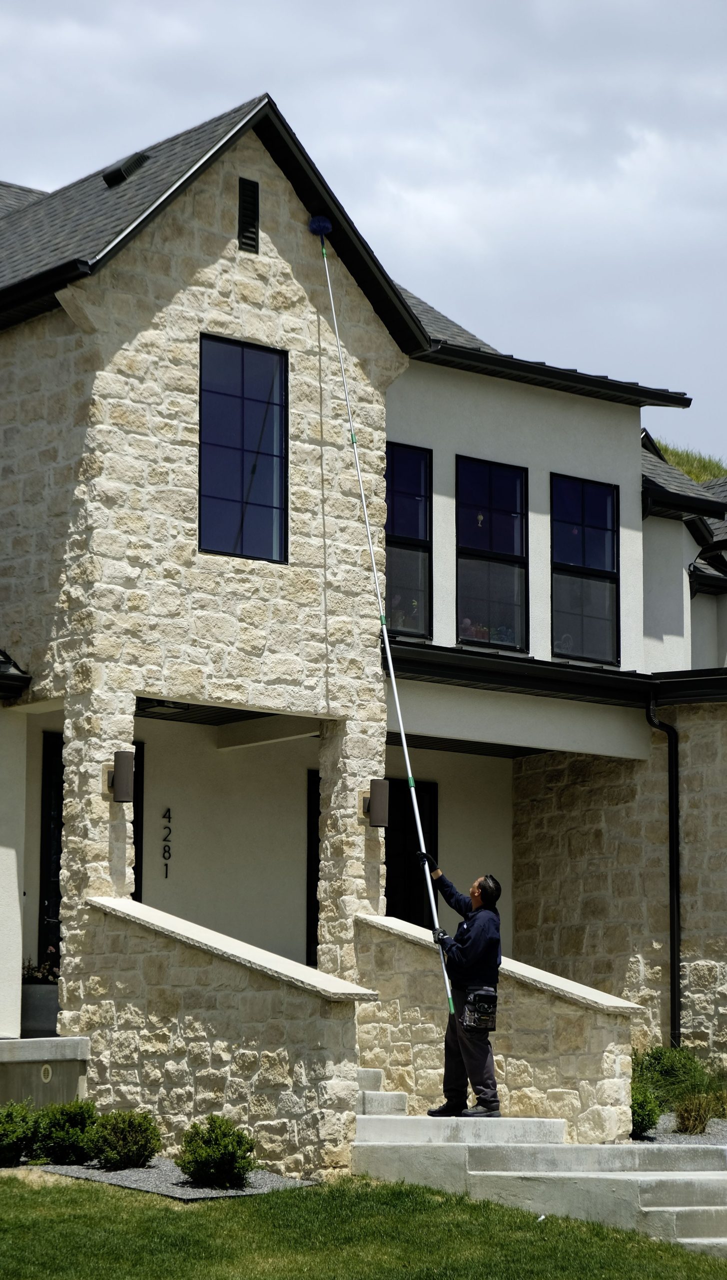 Saela Pest Control service specialist at work